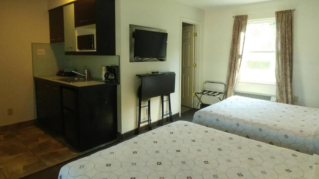 Motel 57 Sturgeon Bay Bagian luar foto